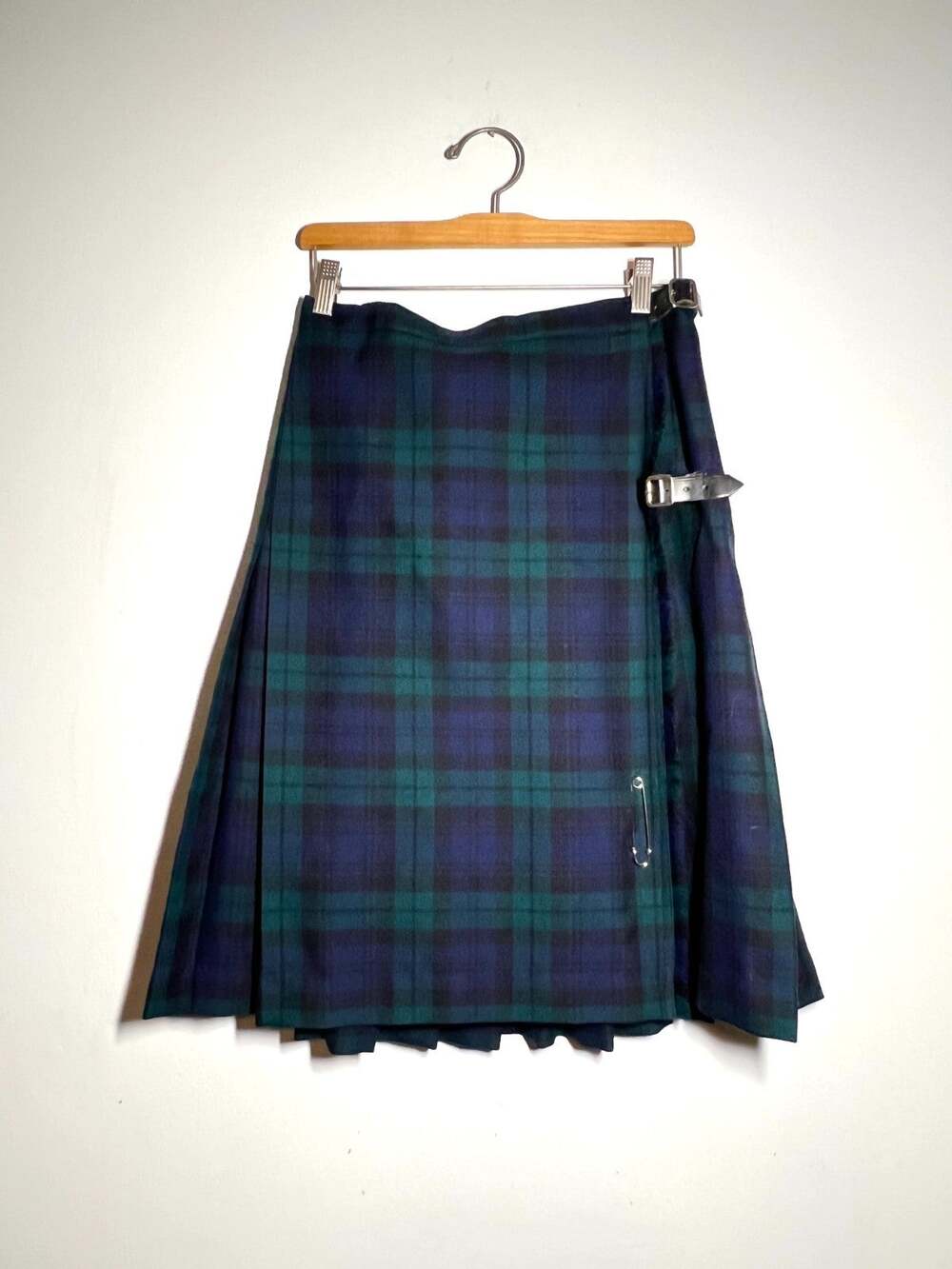VTG Lochcarron of Scotland Blackwatch Plaid 100% Wool Kilt Skirt 10 US 28 x 24.5